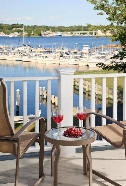 Inn At Harbor Hill Marina Niantic Room photo